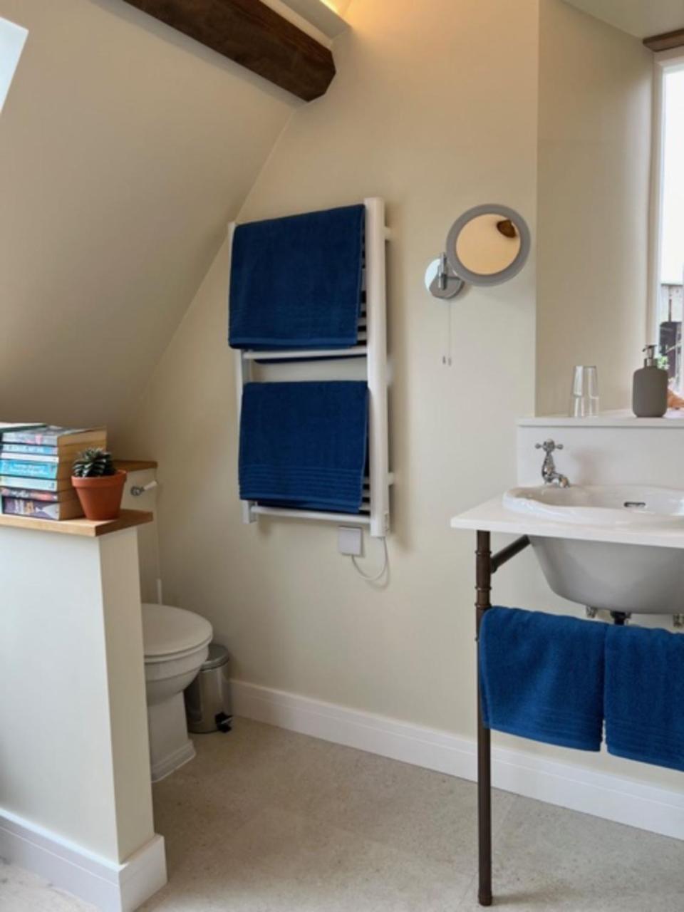 Idyllic Secluded Hideaway With Countryside Views On The Edge Of The Cotswolds Villa Hailey Екстериор снимка