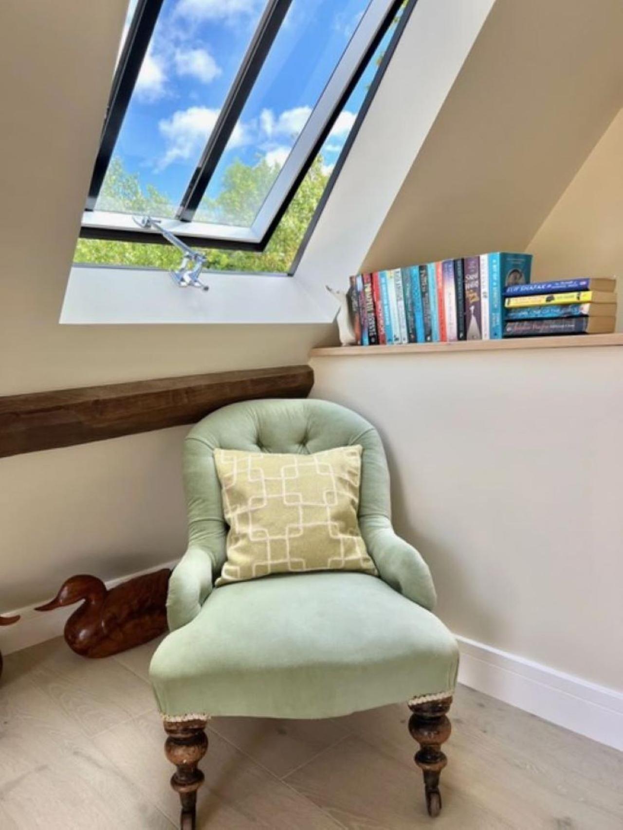 Idyllic Secluded Hideaway With Countryside Views On The Edge Of The Cotswolds Villa Hailey Екстериор снимка