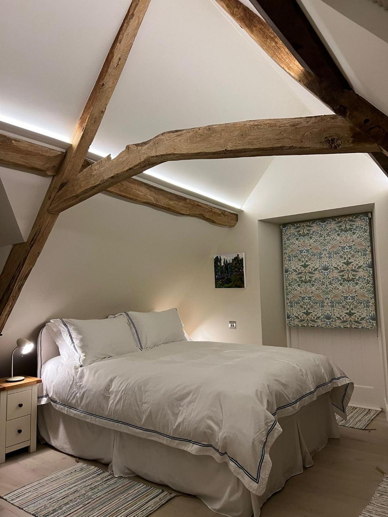 Idyllic Secluded Hideaway With Countryside Views On The Edge Of The Cotswolds Villa Hailey Екстериор снимка