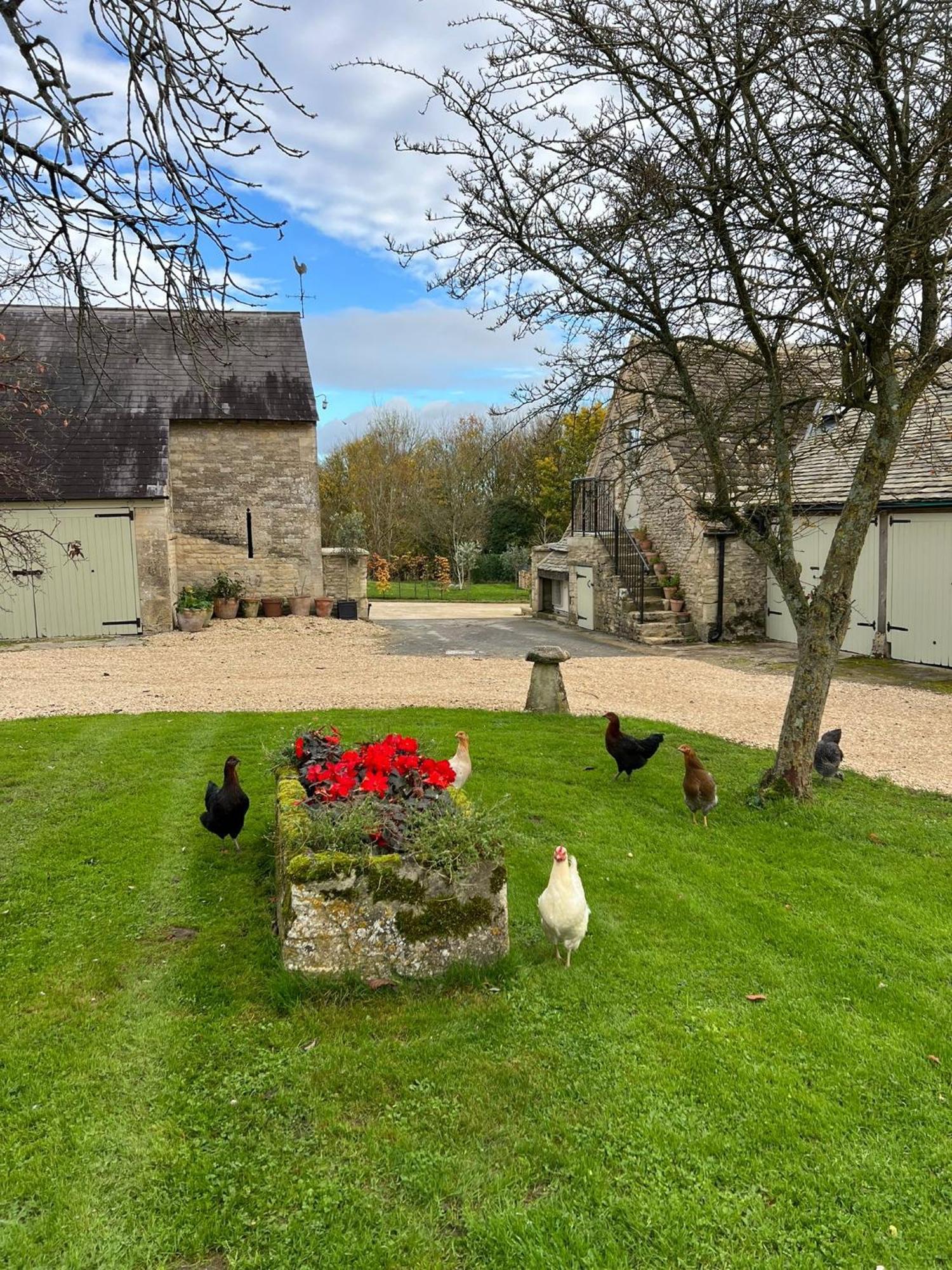 Idyllic Secluded Hideaway With Countryside Views On The Edge Of The Cotswolds Villa Hailey Екстериор снимка